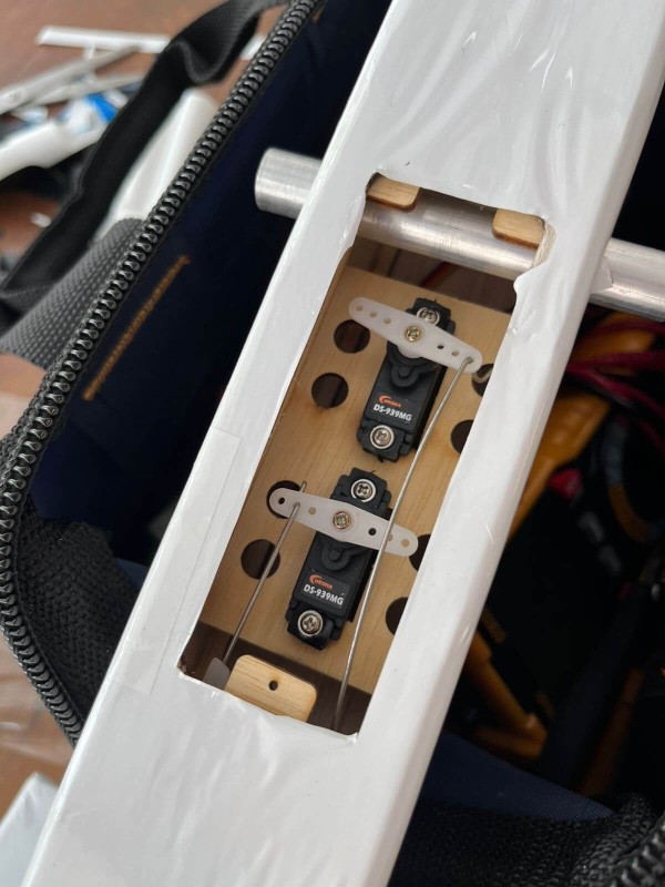 fuselage servo detail